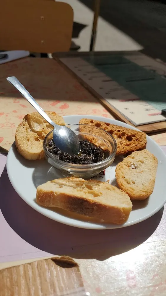 Petit Toast de Tapenade Offert